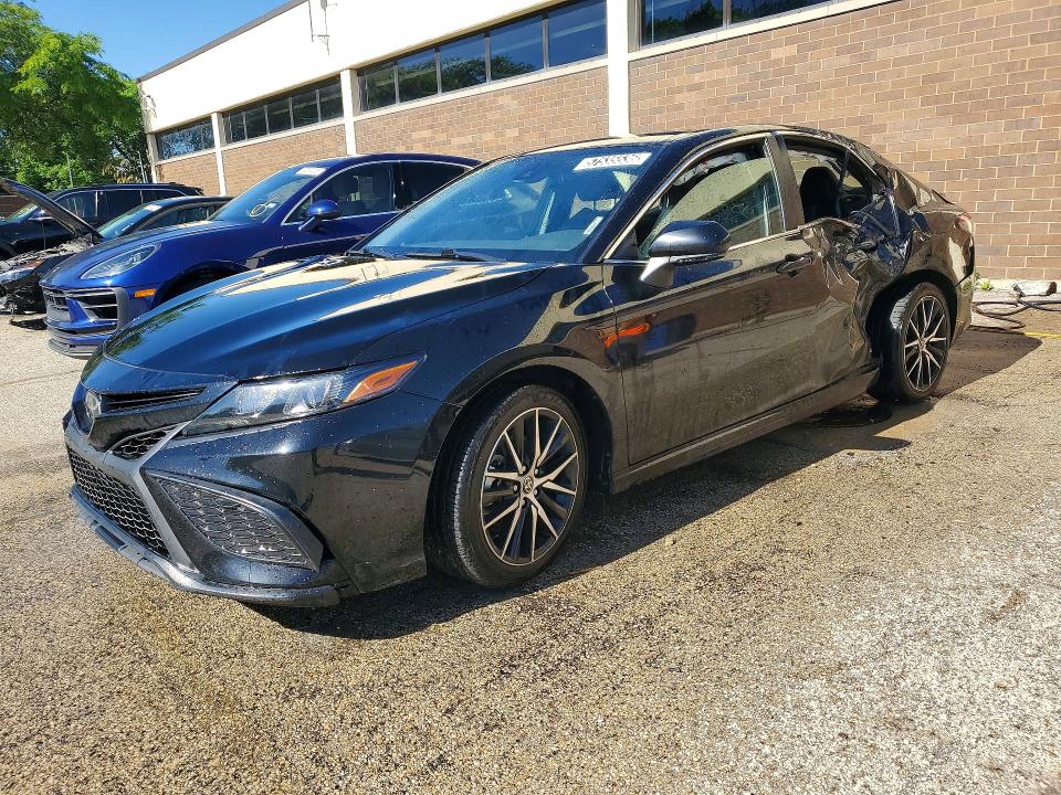 2024 Toyota Camry VIN 4T1G11AK5RU888957 COPART salvage auction — FRONT END, Il - Salvage Certificate, sold $7,000 on 2026-07-20 (photo 1)