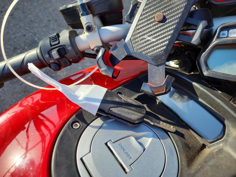 2012 Ducati Diavel VIN ZDM13BLW2CB009349 COPART salvage auction — WATER/FLOOD, Nm - Cert Of Title-Salvage, sold $350 on 2026-07-30 (photo 8)