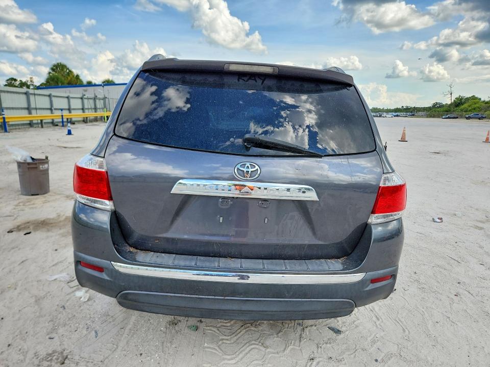 2012 Toyota Highlander VIN 5TDZK3EHXCS078837 COPART salvage auction — WATER/FLOOD, Fl - Cert Of Title Slvg Rebuildable, sold $1,100 on 2026-07-15 (photo 6)