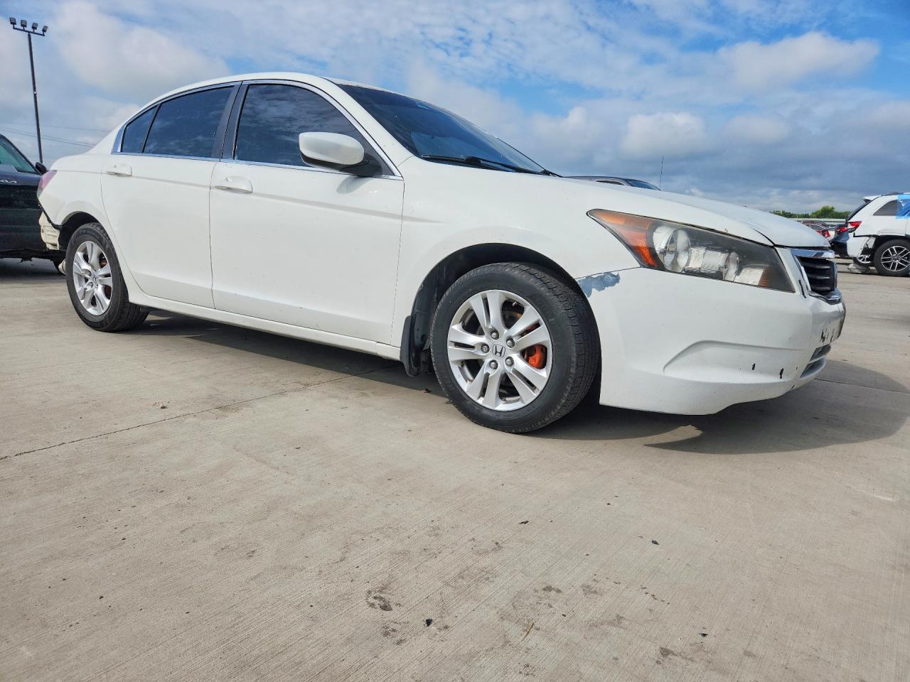 2009 Honda Accord VIN 1HGCP26479A164353 COPART salvage auction — Rear End, TX - SALVAGE VEHICLE TITLE, sold $1,050 on 2026-06-29 (photo 4)