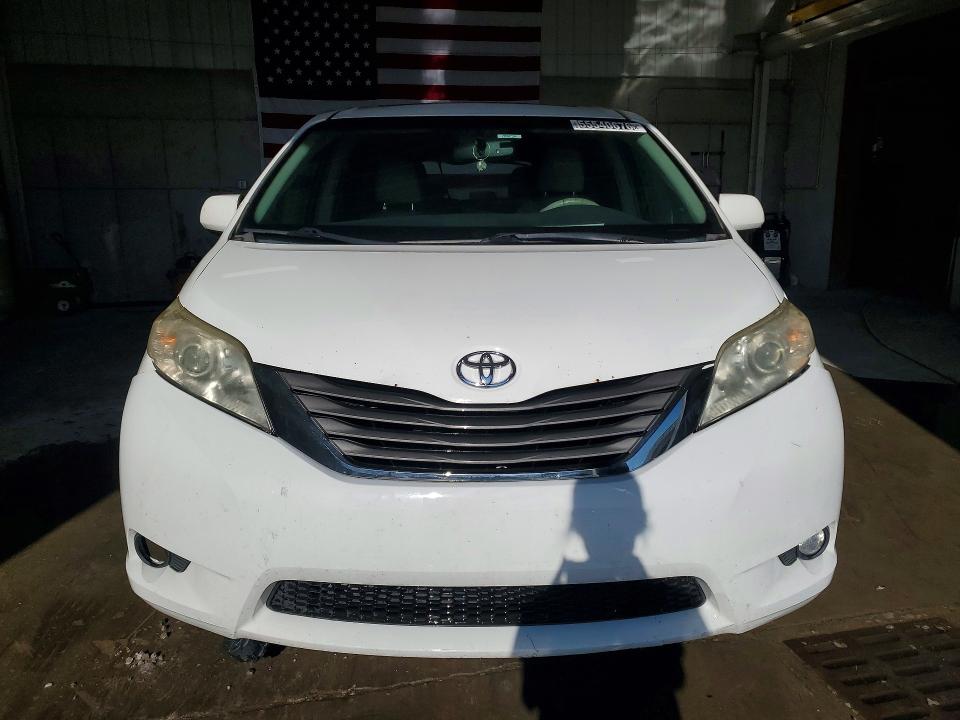 2014 Toyota Sienna VIN 5TDDK3DC8ES079018 COPART salvage auction — REAR END, Wv - Certificate Of Title, sold $2,750 on 2026-07-13 (photo 5)