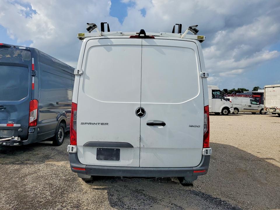 2019 Mercedes-benz Sprinter VIN W1Y70BGY3KT017894 COPART salvage auction — MINOR DENT/SCRATCHES, Tx - Certificate Of Title, sold $4,000 on 2026-07-14 (photo 6)