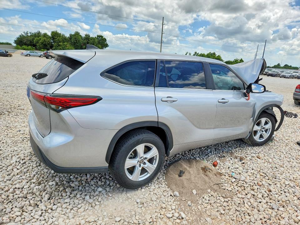 2023 Toyota Highlander VIN 5TDKDRAH2PS037743 COPART salvage auction — FRONT END, Tx - Salvage Vehicle Title, sold $4,100 on 2026-07-23 (photo 3)