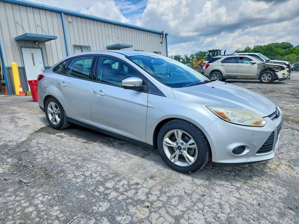 2014 Ford Focus VIN 1FADP3F26EL173346 COPART salvage auction — SIDE, PA - CERTIFICATE OF SALVAGE, sold $375 on 2026-07-02 (photo 4)