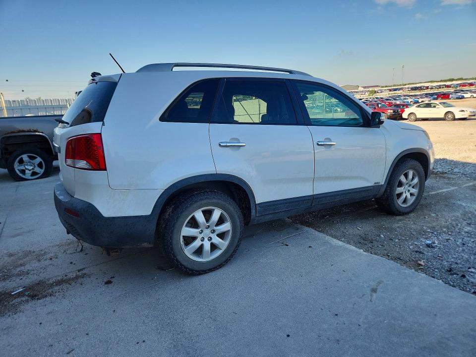 2011 Kia Sorento VIN 5XYKTDA25BG124429 COPART salvage auction — HAIL, NE - CERT OF TITLE-SALVAGE, sold $625 on 2026-07-07 (photo 3)