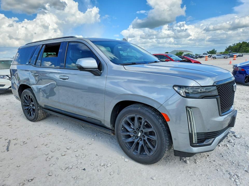 2023 Cadillac VIN 1GYS3GKL7PR343551 COPART salvage auction — SIDE, Tx - Salvage Vehicle Title, sold $31,500 on 2026-07-23 (photo 4)