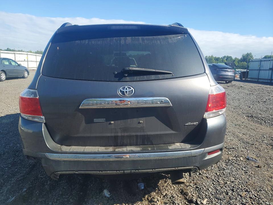 2013 Toyota VIN 5TDDK3EHXDS186256 COPART salvage auction — SIDE, NJ - CERT OF TITLE-SALVAGE, sold $5,700 on 2026-07-28 (photo 6)