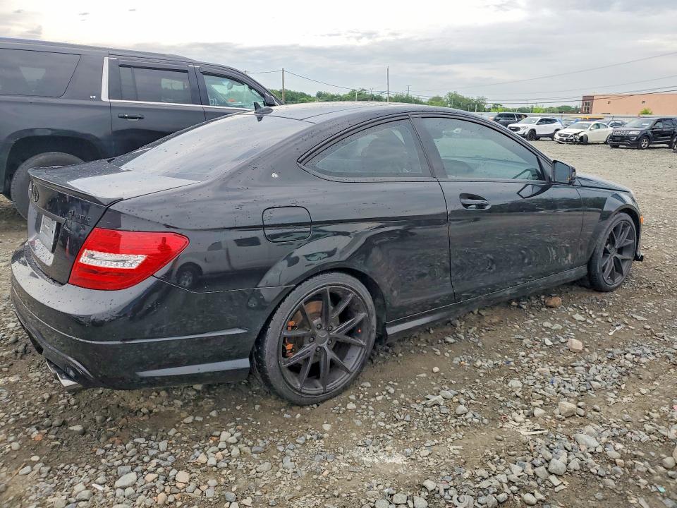 2013 Mercedes-benz C-klasse VIN WDDGJ8JB4DG050073 COPART salvage auction — REAR END, Nj - Cert Of Title-Salvage, sold $225 on 2026-07-29 (photo 3)