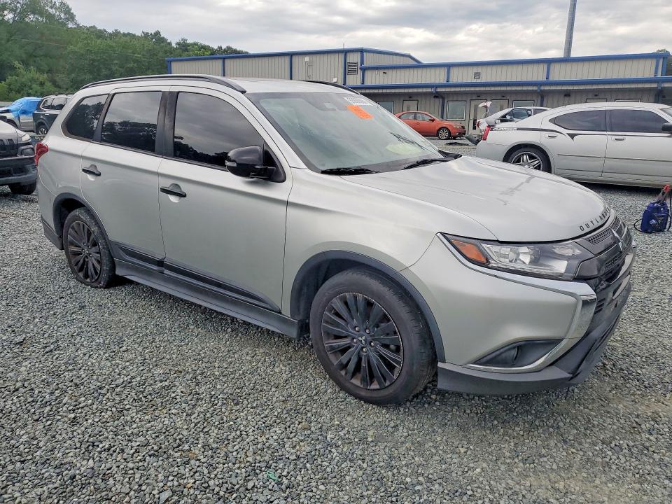 2020 Mitsubishi VIN JA4AD3A35LZ006857 COPART salvage auction — NORMAL WEAR, Sc - Dealer Only Clean Title (P), sold $4,400 on 2026-07-09 (photo 4)