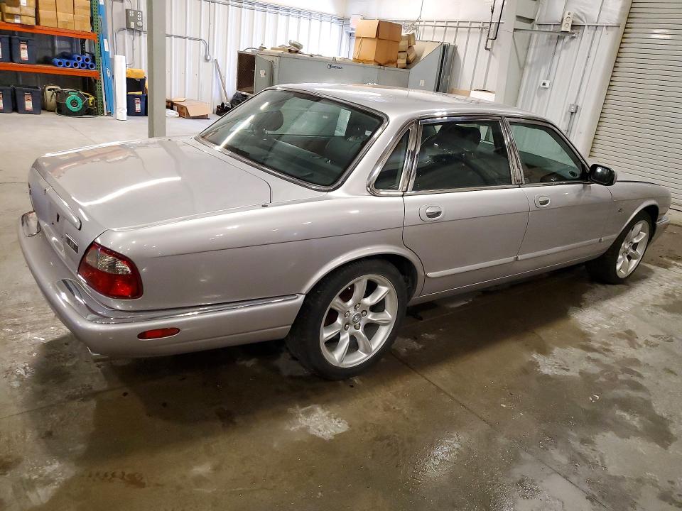 2000 Jaguar Xjr VIN SAJDA15B8YMF03038 COPART salvage auction — FRONT END, MN - CERT OF TITLE-SALVAGE, sold $70 on 2026-07-27 (photo 3)