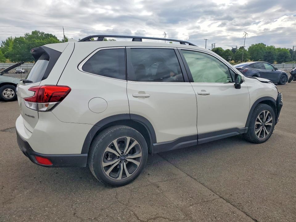 2022 Subaru Forester VIN JF2SKAPC9NH437319 COPART salvage auction — FRONT END, Or - Salvage Title Certificate, sold $200 on 2026-07-27 (photo 3)