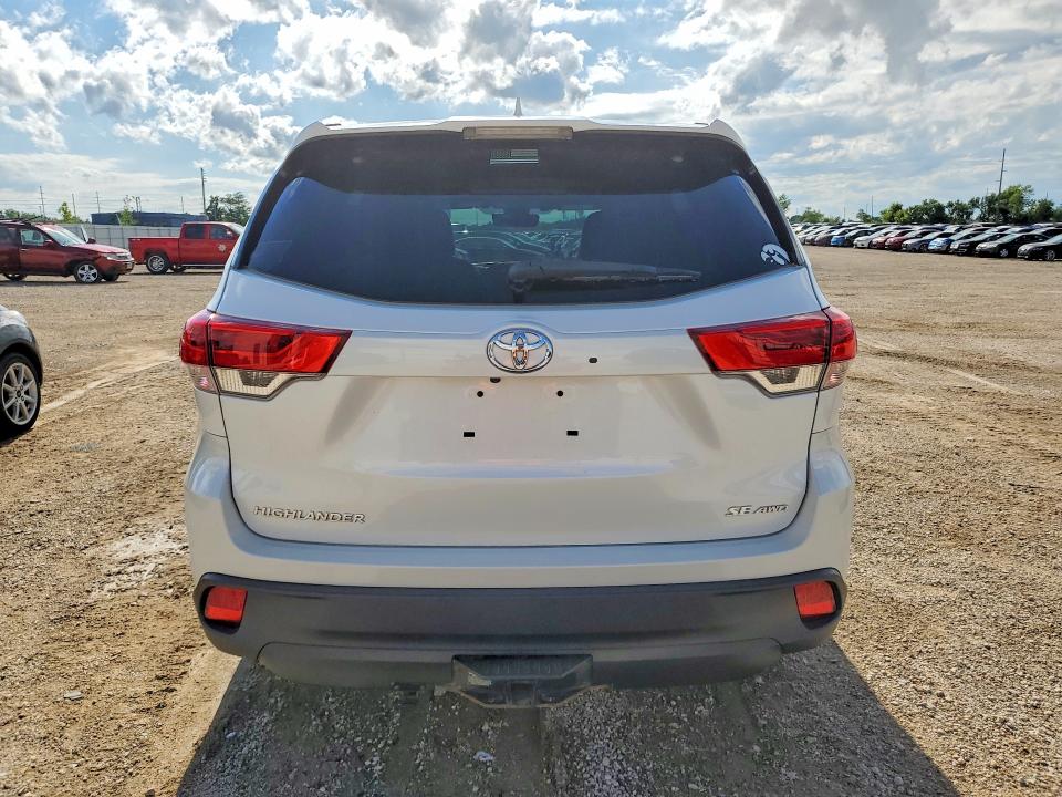 2018 Toyota VIN 5TDJZRFH2JS813592 COPART salvage auction — HAIL, Ia - Cert Of Title-Salvage Title, sold $10,200 on 2026-07-22 (photo 6)