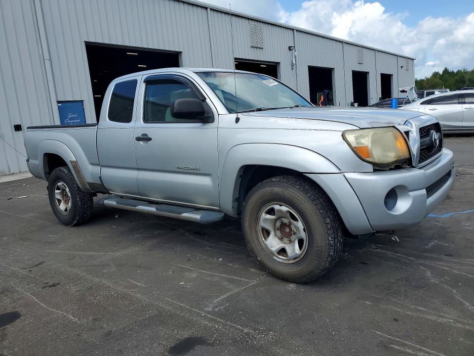 2011 Toyota Tacoma VIN 5TFTX4GN5BX002662 COPART salvage auction — SIDE, Fl - Cert Of Title Slvg Rebuildable, sold $2,900 on 2026-07-27 (photo 4)