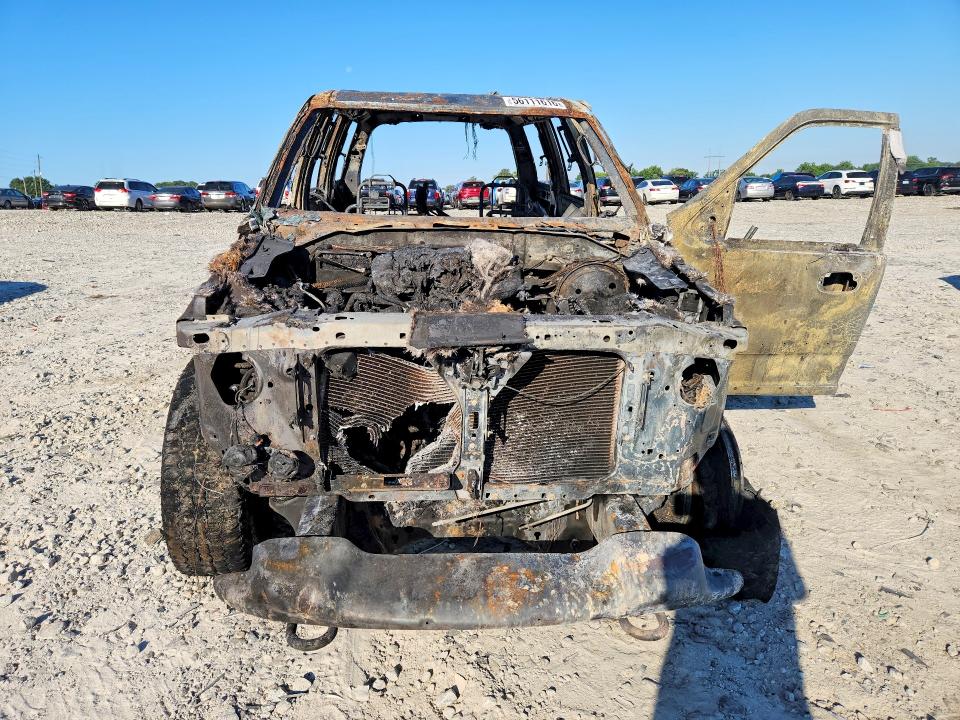 2004 Lincoln Navigator VIN 5LMFU27R54LJ41643 COPART salvage auction — BURN, GA - BILL OF SALE - PARTS ONLY, sold $250 on 2026-07-08 (photo 5)