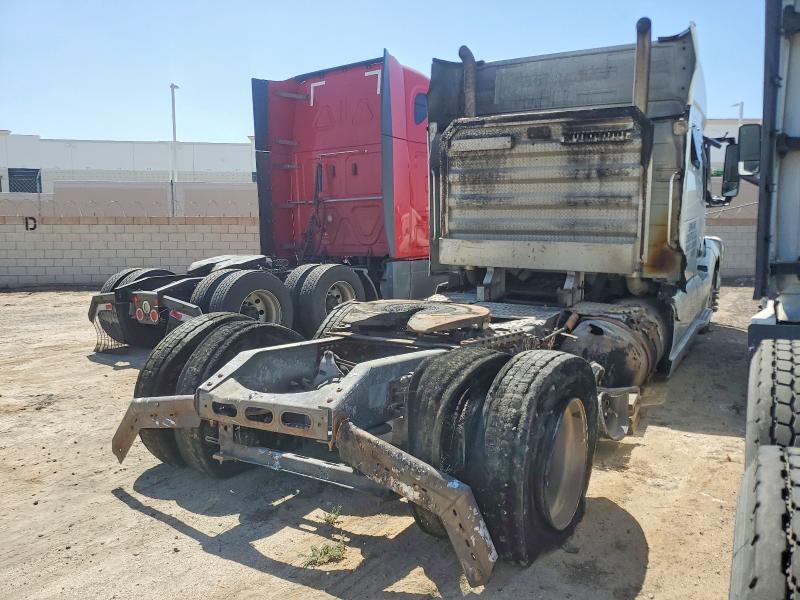 2023 Volvo Vnl VIN 4V4NC9EJ0PN615927 COPART salvage auction — BURN, NE - CERT OF TITLE-SALVAGE, sold $11,200 on 2026-09-17 (photo 4)