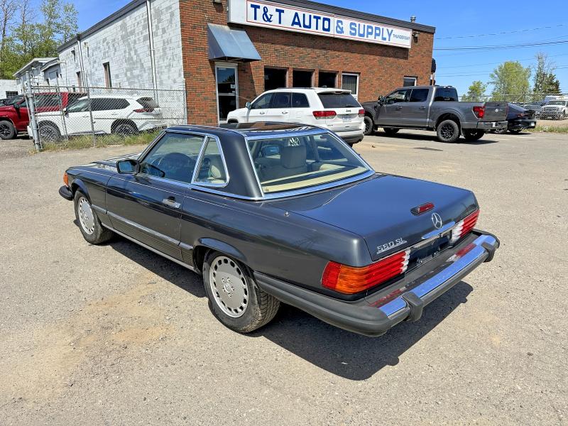 1988 Mercedes-benz 560 VIN WDBBA48D1JA082318 COPART salvage auction — NORMAL WEAR, ON - PERMIT NO BRAND - FIT (P), sold $5,300 on 2026-07-08 (photo 4)