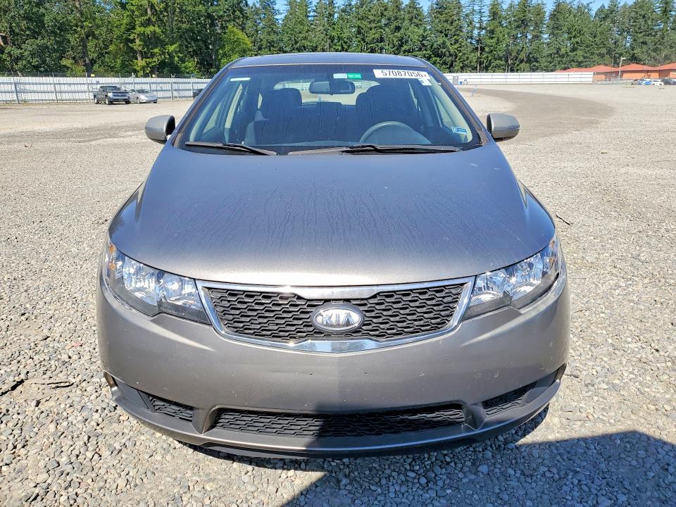 2013 Kia Forte VIN KNAFU5A23D5656050 COPART salvage auction — REAR END, WA - VEHICLE CERT OF OWNERSHIP-TITL, sold $500 on 2026-07-31 (photo 5)