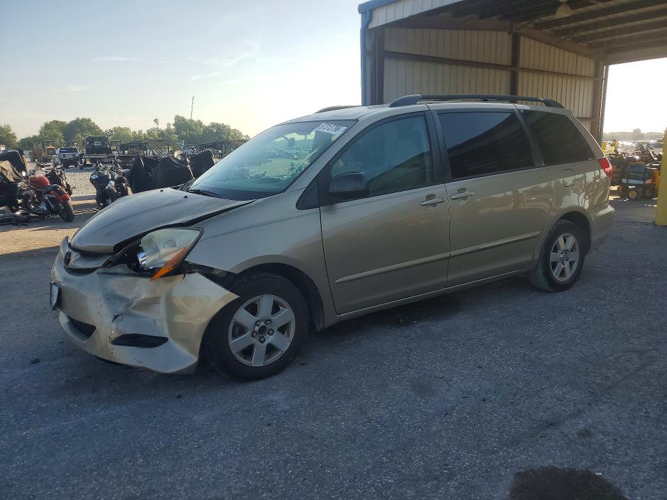 2009 Toyota Sienna VIN 5TDZK23C09S273422 COPART salvage auction — FRONT END, FL - CERT OF TITLE SLVG REBUILDABLE, sold $700 on 2026-07-14 (photo 1)