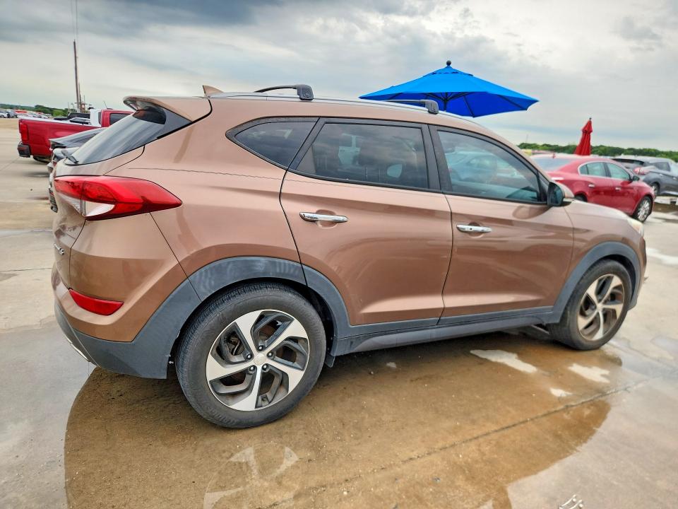 2016 Hyundai Tucson VIN KM8J33A29GU175164 COPART salvage auction — NORMAL WEAR, Fl - Certificate Of Title, sold $2,000 on 2026-07-27 (photo 3)