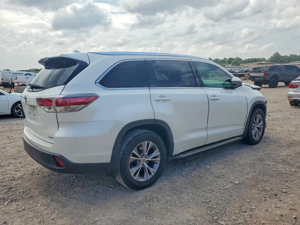 2015 Toyota Highlander VIN 5TDKKRFH9FS080585 COPART salvage auction — FRONT END, Salvage Title, sold $125 on 2026-07-21 (photo 3)