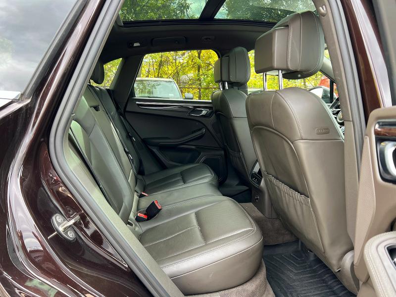 2015 Porsche Macan VIN WP1AB2A52FLB66269 COPART salvage auction — MINOR DENT/SCRATCHES, Nj - Certificate Of Title (P), sold $6,700 on 2026-07-29 (photo 6)