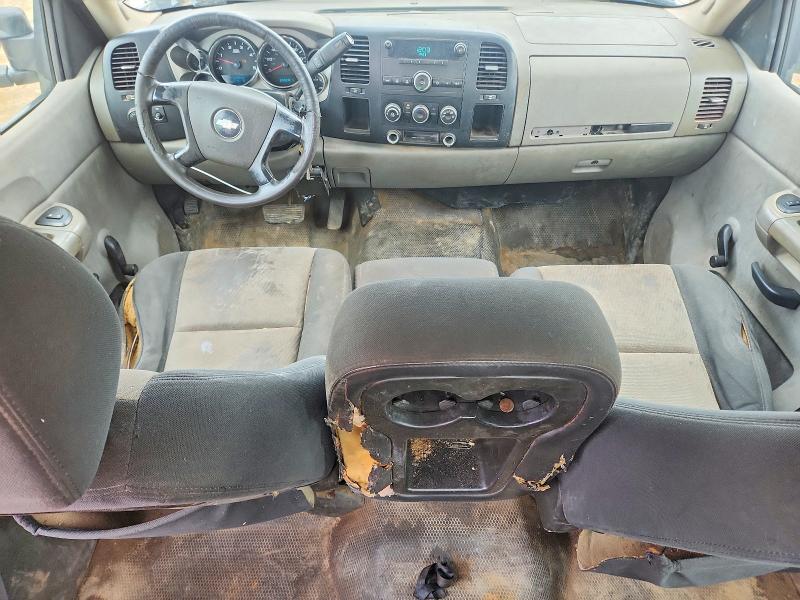 2007 Chevrolet Silverado 3500 VIN 1GBJC33687F553665 COPART salvage auction — NORMAL WEAR, FL - CERTIFICATE OF TITLE, sold $3,000 on 2026-07-08 (photo 8)