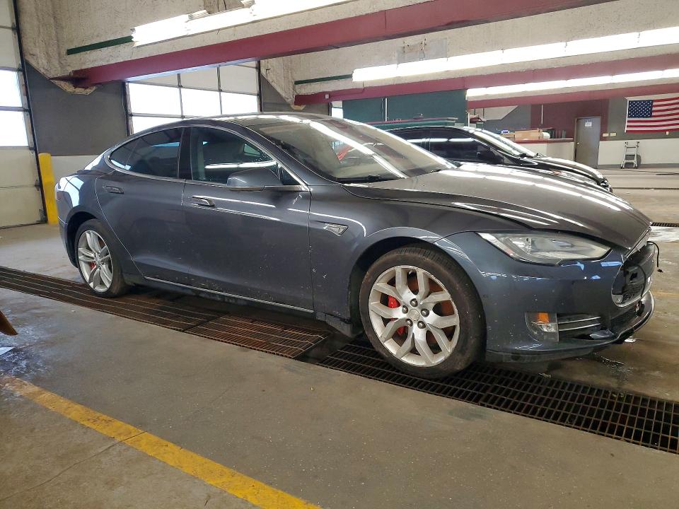 2014 Tesla Model s VIN 5YJSA1H18EFP54149 COPART salvage auction — FRONT END, In - Certificate Of Title, sold $2,300 on 2026-07-13 (photo 4)