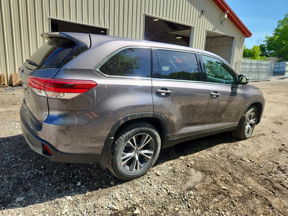 2019 Toyota Highlander VIN 5TDBZRFH1KS722495 COPART salvage auction — FRONT END, Vt - Cert Of Title-Salvage Vehicle, sold $8,300 on 2026-07-06 (photo 3)