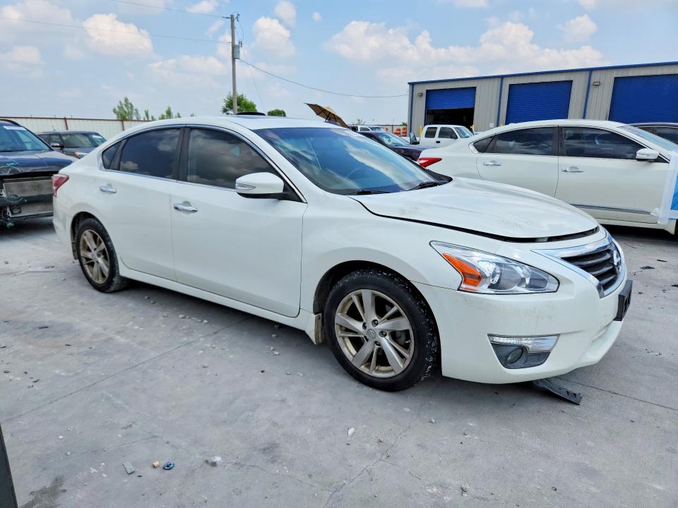 2013 Nissan Altima VIN 1N4AL3AP8DN438949 COPART salvage auction — SIDE, Tx - Salvage Vehicle Title, sold $1,400 on 2026-07-02 (photo 4)