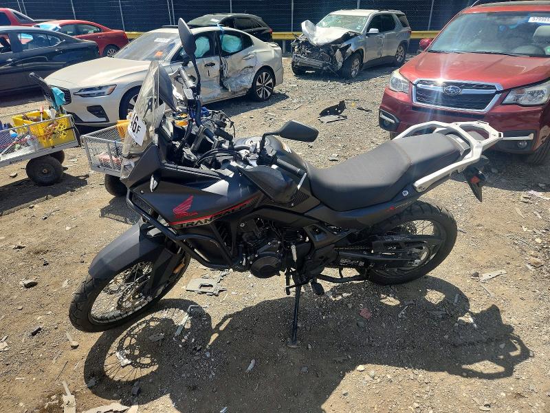2024 Honda VIN JH2RD1619RK102259 COPART salvage auction — VANDALISM, AZ - CERT OF TITLE - SALVAGE, sold $2,850 on 2026-07-23 (photo 3)