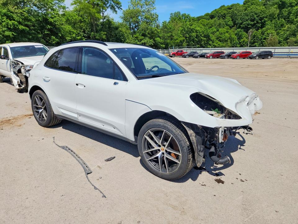 2023 Porsche Macan VIN WP1AA2A5XPLB14537 COPART salvage auction — FRONT END, Pa - Certificate Of Salvage, sold $10,500 on 2026-08-27 (photo 4)