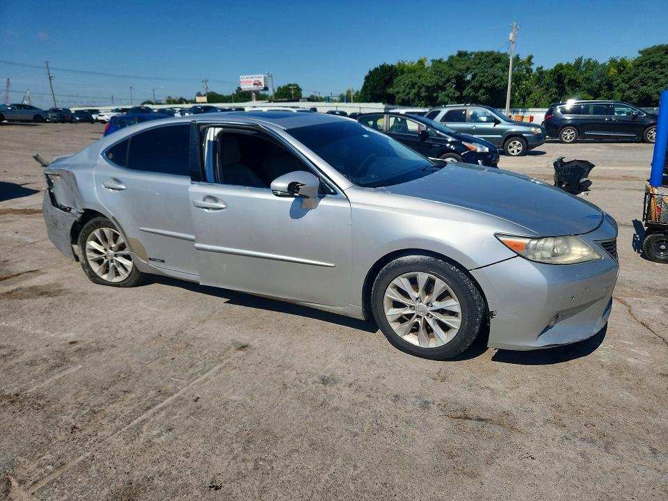 2013 Lexus VIN JTHBW1GG7D2032484 COPART salvage auction — SIDE, Ok - Cert Of Title-Salvage, sold $500 on 2026-07-28 (photo 4)