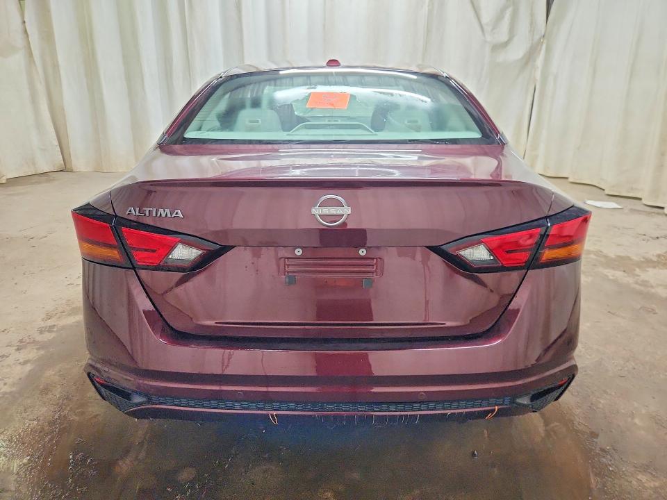 2025 Nissan Altima VIN 1N4BL4DV8SN402647 COPART salvage auction — MINOR DENT/SCRATCHES, KS - CERTIFICATE OF TITLE (P), sold $13,900 on 2026-07-02 (photo 6)