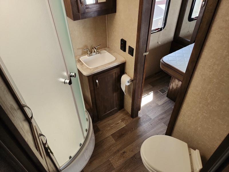2019 Frrv Trailer VIN 4X4TVBA21KT150947 COPART salvage auction — UNDERCARRIAGE, OR - SALVAGE TITLE CERTIFICATE, sold $3,900 on 2026-07-30 (photo 9)