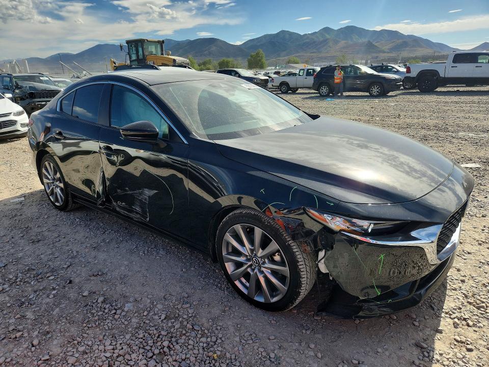 2021 Mazda 3 VIN JM1BPBCL8M1305817 COPART salvage auction — SIDE, Ut - Salvage Certificate, sold $5,800 on 2026-07-10 (photo 4)