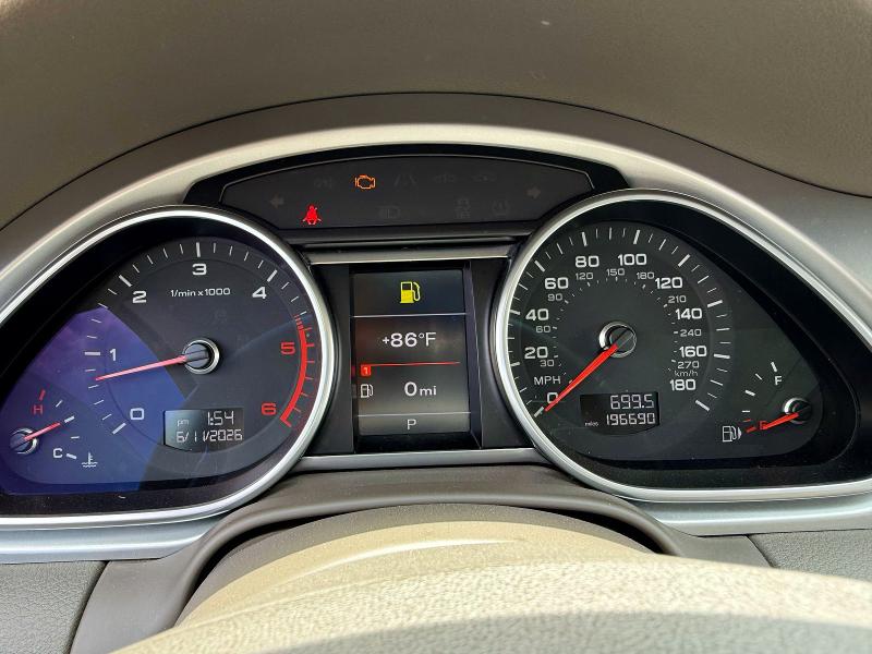 2013 Audi Q7 VIN WA1LMAFE2DD014484 COPART salvage auction — MINOR DENT/SCRATCHES, Ok - Certificate Of Title (P), sold $1,900 on 2026-07-02 (photo 8)