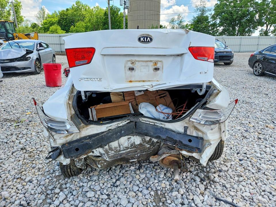 2011 Kia Forte VIN KNAFU4A29B5394090 COPART salvage auction — REAR END, Mi - Cert Of Title-Salvage Vehicle, sold $200 on 2026-07-30 (photo 6)