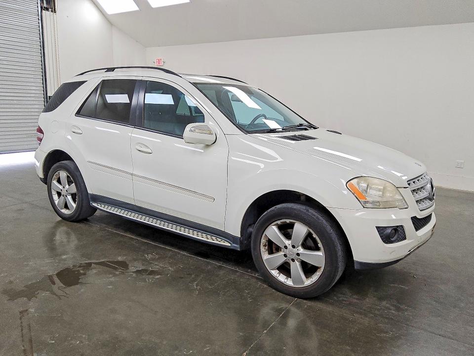 2009 Mercedes-benz Ml-class VIN 4JGBB86E99A515148 COPART salvage auction — MINOR DENT/SCRATCHES, TX - CERTIFICATE OF TITLE, sold $1,800 on 2026-07-09 (photo 4)