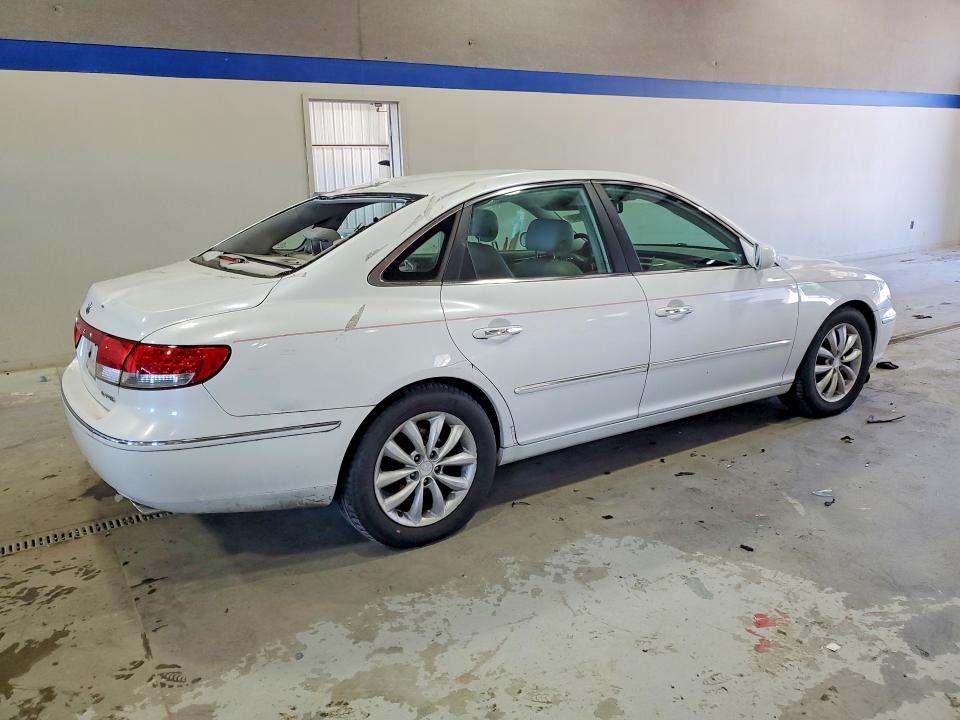2007 Hyundai Azera VIN KMHFC46F87A210253 COPART salvage auction — REAR END, VA - CERTIFICATE OF TITLE, sold $400 on 2026-07-02 (photo 3)