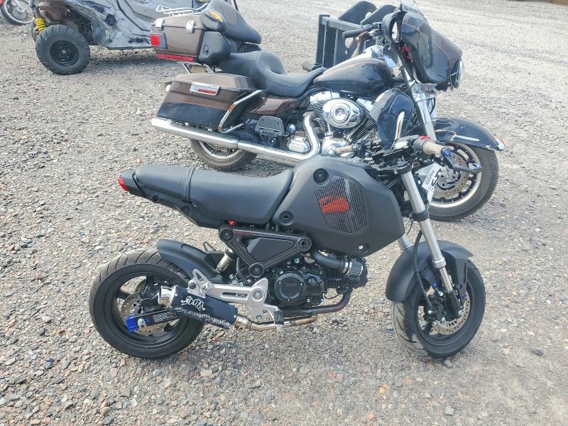 2023 Honda Grom VIN MLHJC9217P5105523 COPART salvage auction — FRONT END, Sc - Certificate Of Title, sold $675 on 2026-07-02 (photo 1)