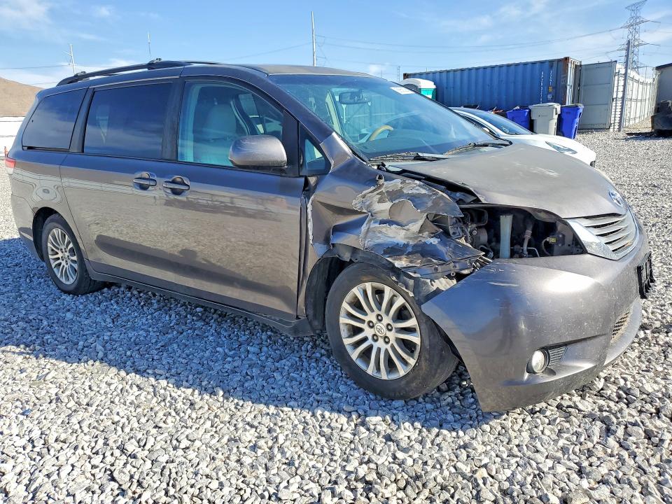 2011 Toyota Sienna VIN 5TDYK3DC9BS020556 COPART salvage auction — FRONT END, Nv - Salvage Title, sold $1,600 on 2026-07-15 (photo 4)