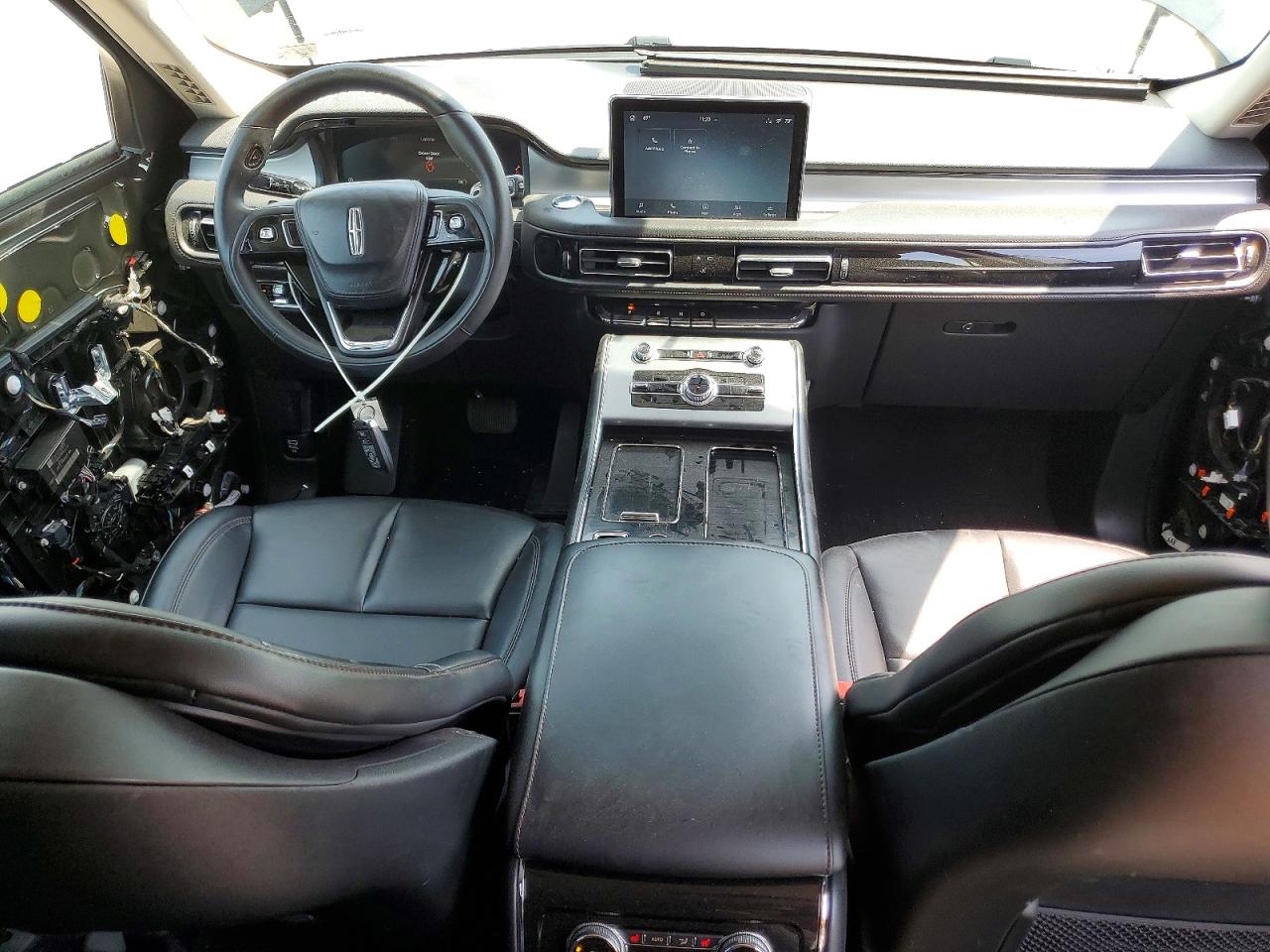 2023 Lincoln Aviator VIN 5LM5J6XC1PGL27149 COPART salvage auction — Front End, VA - CERT OF TITLE - SALVAGE, sold $7,800 on 2026-08-19 (photo 8)