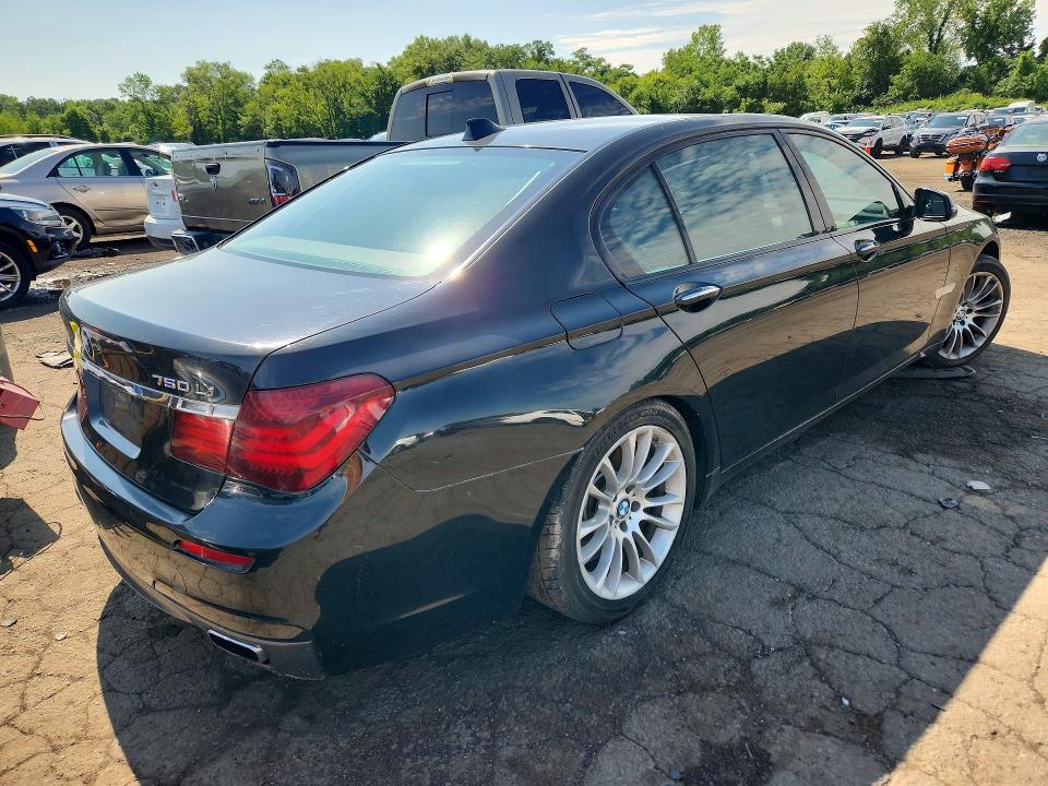 2013 BMW 7er VIN WBAYF8C58DD139716 COPART salvage auction — MECHANICAL, CT - CERT OF TITLE-REBUILT, sold $475 on 2026-07-24 (photo 3)