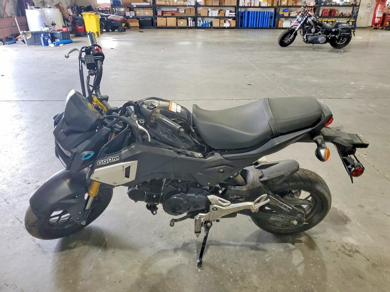 2019 Honda Grom VIN MLHJC7517K5103716 COPART salvage auction — VANDALISM, Or - Salvage Title Certificate, sold $875 on 2026-07-16 (photo 3)