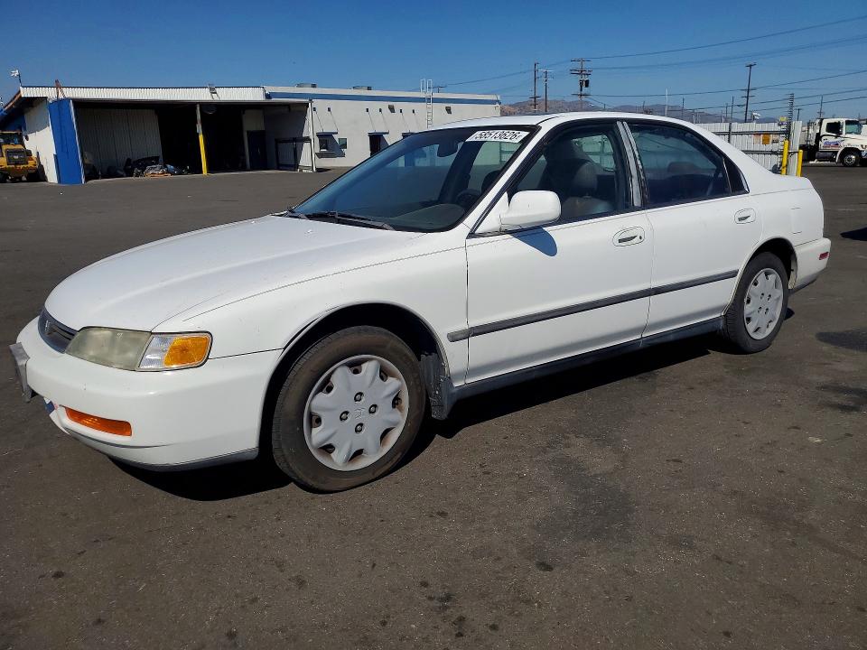 1996 Honda Accord VIN 1HGCD5633TA301488 COPART salvage auction — MINOR DENT/SCRATCHES, CA - DIS/DLR/EXP ONLY CLEAN TITLE, sold $375 on 2026-07-08 (photo 1)
