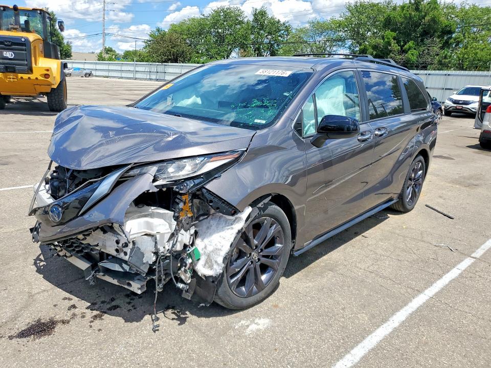 2022 Toyota Sienna VIN 5TDDRKEC3NS117307 COPART salvage auction — FRONT END, Oh - Certificate Of Title (P), sold $13,200 on 2026-07-10 (photo 1)