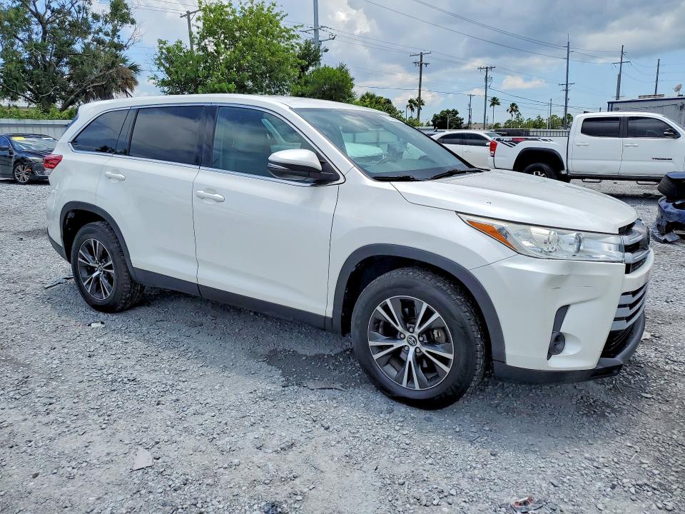 2019 Toyota Highlander VIN 5TDZARFH4KS058683 COPART salvage auction — FRONT END, Fl - Certificate Of Title, sold $12,500 on 2026-07-09 (photo 4)
