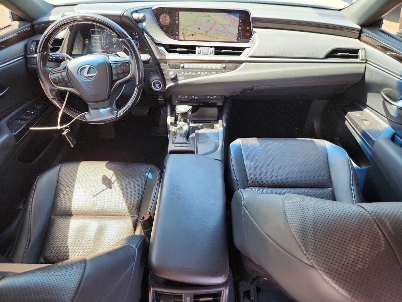 2019 Lexus VIN JTHB21B18K2004401 COPART salvage auction — REAR END, Salvage Title, sold $2,500 on 2026-07-21 (photo 8)
