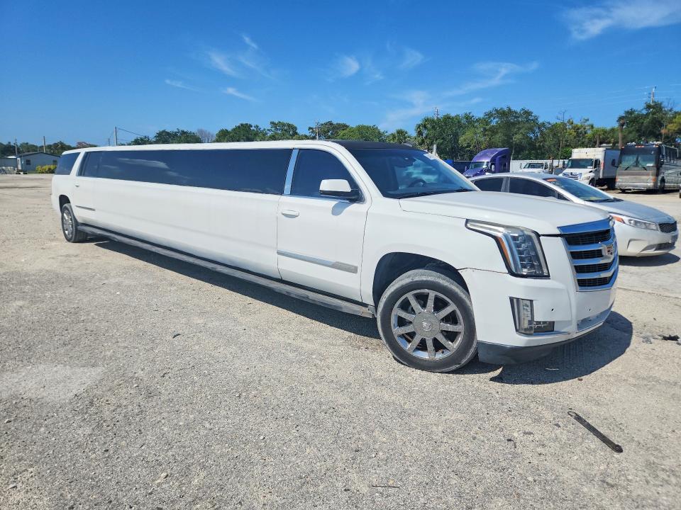 2015 Chevrolet Suburban VIN 1GNSCJKC0FR139800 COPART salvage auction — MINOR DENT/SCRATCHES, FL - CERTIFICATE OF TITLE, sold $9,000 on 2026-07-30 (photo 4)