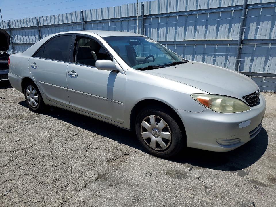 2003 Toyota Camry VIN 4T1BE32K03U755992 COPART salvage auction — NORMAL WEAR, Ca - Dis/Dlr/Exp Only Clean Title, sold $700 on 2026-08-21 (photo 4)